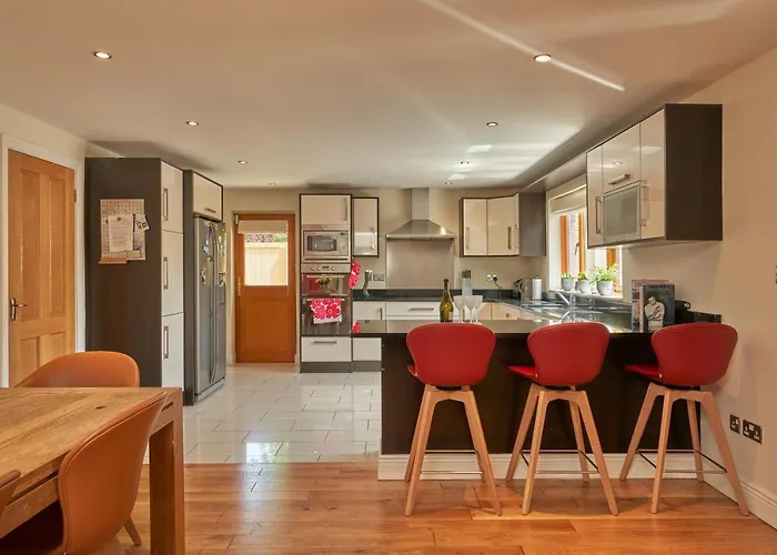 Dublin 'Home From Home', Luxury, Private Secure House