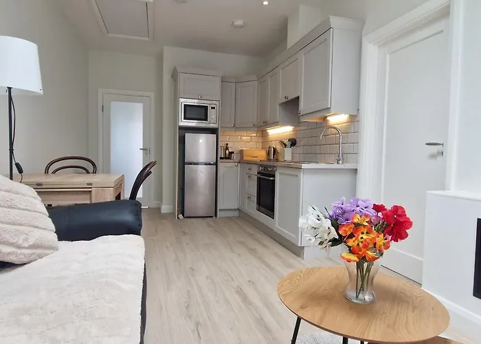 Newly Refurbed 1Bd Cottage In Prime Location