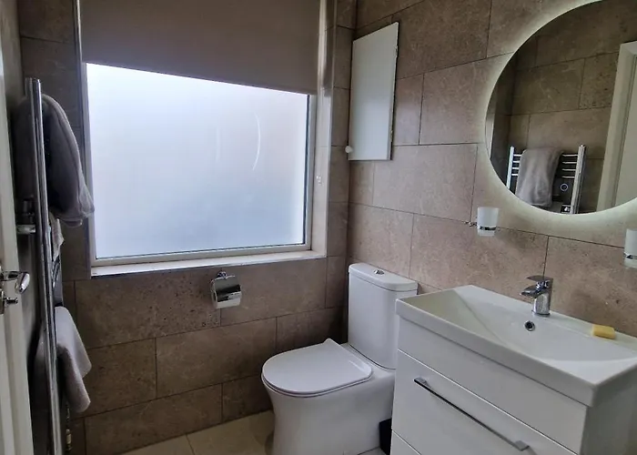 Newly Refurbed 1Bd Cottage In Prime Location