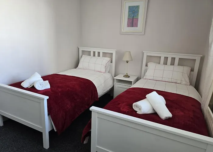 Dublin - 3 Bedroom Cosy Home - Sleeps Max 7